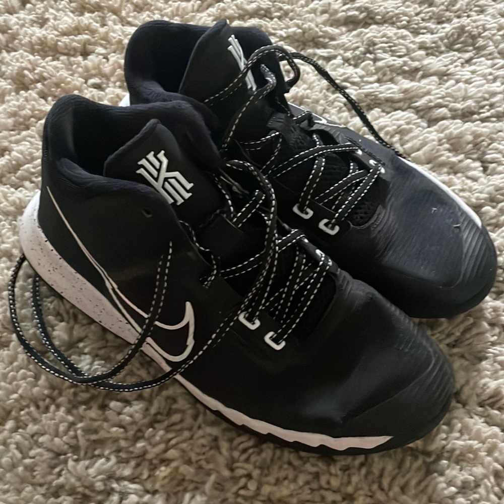 Youth Kyrie, Basketball Shoes, Good Condition, Size 7